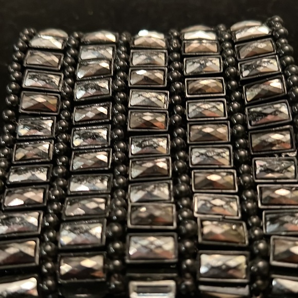 Cuff bracelet - Picture 3 of 3